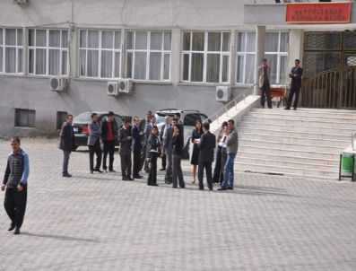 Hakkari Depremi Beytüşşebap`ta Paniğe Neden Oldu