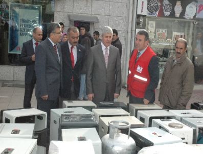 METIN AŞıK - Kırşehir’den Van’a Yardımlar Sürüyor
