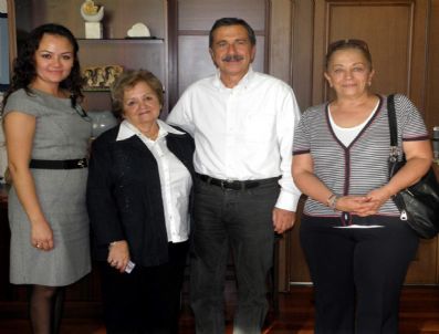 Korunmaya Muhtaç Kız Çocukları’nı Destekleme Derneği Tepebaşı Belediye Başkanı Ahmet Ataç`ı Ziyaret Etti