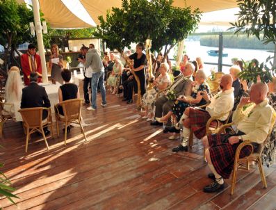 LYNN - La Vie’de Türk-iskoç Düğünü