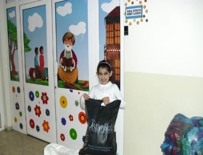 Özel Menderes İlköğretim Okulu`ndan Depremzedelere Yardım Eli