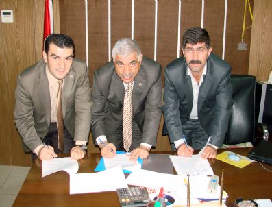 GENÇLERBIRLIĞI KULÜBÜ BAŞKANı - Torul Gençlerbirliği, Ptt Kargo İle Forma Reklamı Sözleşmesi İmzaladı