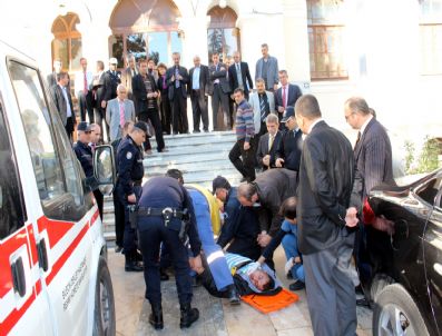 İBRAHIM ÇELIK - Valilik Önünde Kendini Yakmaya Kalktı