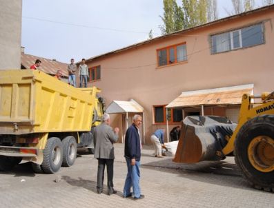 ÜZEYIR AZIZ ÖZEREN - Yüksekova’dan Van’a Deprem Yardımı