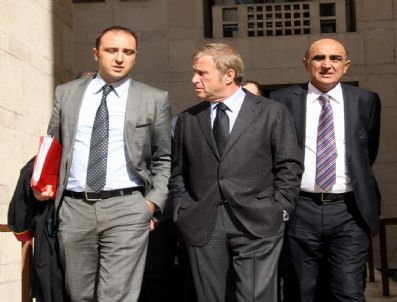 36 Yıla Kadar Hapsi İstenen Bursaspor Kulübü Başkanı Klasörle Kendini Savundu