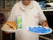 30 mavi kapağa tost ayran, 50 mavi kapağa döner ayran