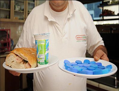 30 mavi kapağa tost ayran, 50 mavi kapağa döner ayran