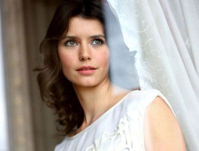 BEREN SAAT - Alışveriş tutkunu Beren