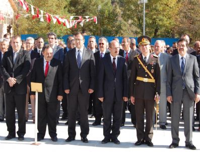 NURETTIN YıLMAZ - Bitlis`te Buruk 29 Ekim Töreni