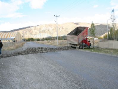 DEMIRKENT - İl Özel İdaresine Karşı Açtıkları Davayı Kazanan Köylüler Yolu Trafiğe Kapattı