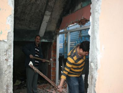ALI BEKTAŞ - Kozlu`da Kentsel Dönüşüm İçin Yıkım