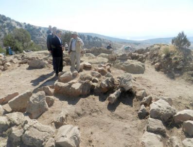Nallıhan Çömlektepe Kazılarında Tunç Dönemine Ait Atölyeler Bulundu