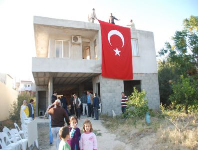 Şehit Polisin Ağabeyinin Evinde Yas Var