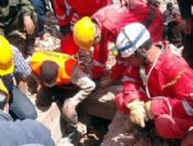 AKUT Van depremine 70 bin Tl borçla gitti