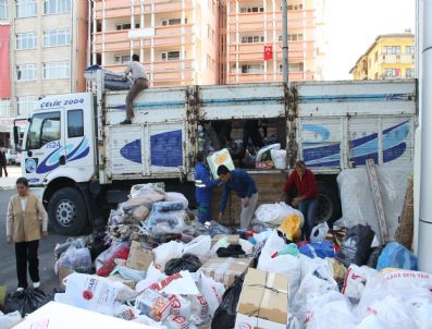 SEBAHATTIN AKKAYA - Burdur`un Yardımları Van`a Ulaştı