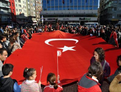 Chp Uşak İl Teşkilatı Cumhuriyet Yürüyüşü Düzenledi