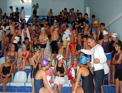 YAKUP GÜNEY - Cumhuriyet Kupası Bölgesel Yüzme Yarışması