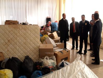 Gelibolu`da Başlatılan Deprem Yardım Kampanyası Salı Gününe Kadar Uzatıldı