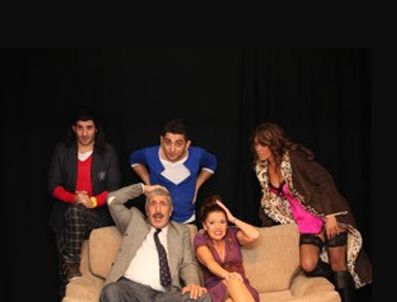 CEM ÖZER - 'Oğluma Bi Haller Oldu' oyununun hasılatı Van'a gönderecek