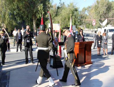 LEFKOŞA BÜYÜKELÇILIĞI - Kktc`de Cumhuriyet Bayramı Buruk Bir Havada Kutlanıyor