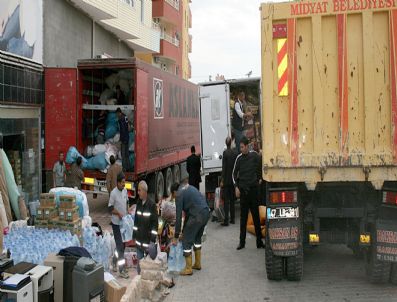 ŞEHMUS NASıROĞLU - Midyatlılar Depremzedelere 10 Kamyon Yardım Malzemesi Gönderdi