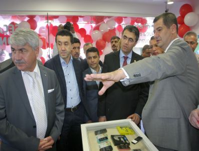 ERKAN AKDEMIR - Müşteriler Avea’yı Kokusundan Tanıyacak