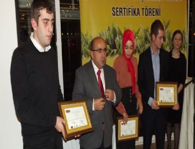 Rize’de Çay Tadımcıları Sertifikalarını Aldı