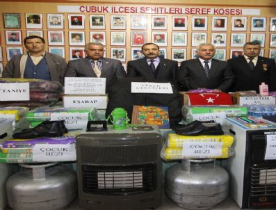 LOKMAN ÖZDEN - Şehit Aileleri Topladıkları Yardımları Kızılay`a Teslim Etti