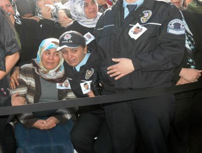 OSMANIYE VALISI - Şehit Eşinden Çocuklarına: Dik Durun, Ağlamayın