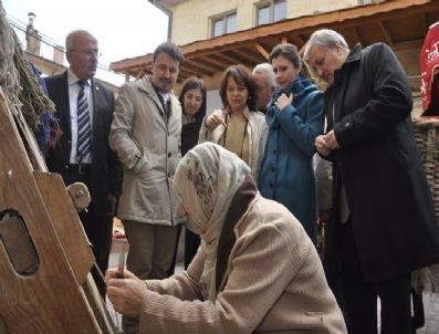 MUSTAFA KARAMAN - Ürgüp`te İpekyolu Kültürü Sergisi İlgi Gördü