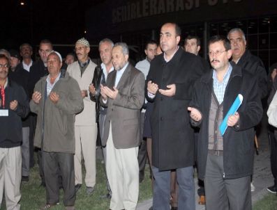 NEVZAT PALTA - Aksaraylı Hacı Adayları Kutsal Topraklara Uğurlandı