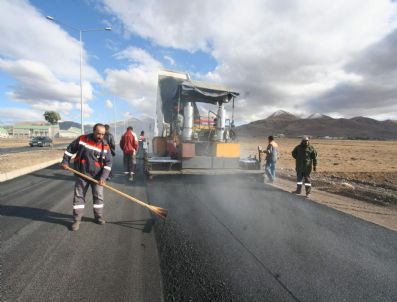 DADAŞKENT - Büyükşehir Belediyesi’nin Asfalt Ekipleri, Dadaşkent-yıldızkent Bağlantı Yolunda…