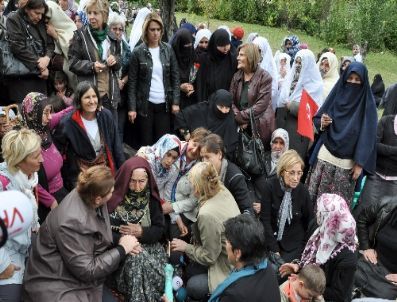 Chp’li Kadın Milletvekilleri Hes Protestosuna Destek İçin Erzurum`da