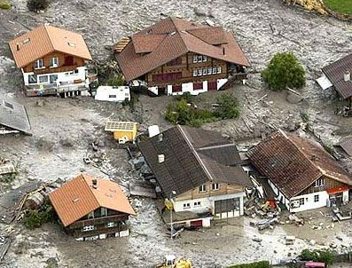 Dünya sellerle boğuşuyor