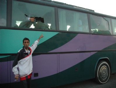 İSKENDERUN DEMIR ÇELIKSPOR - İskenderun Demir Çelikspor Kafilesine Malatya`da Saldırı