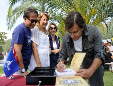 Kendi Yaptığı Tekne İle Dünyayı Dolaştı