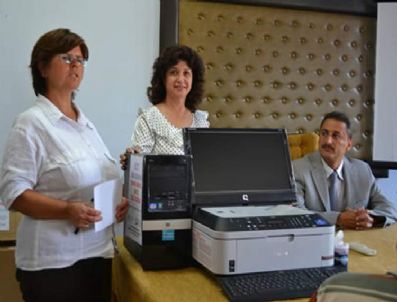 EROL KARAÖMEROĞLU - Muhtarlara Bilgisayar ve Yazıcı Hediye Edildi