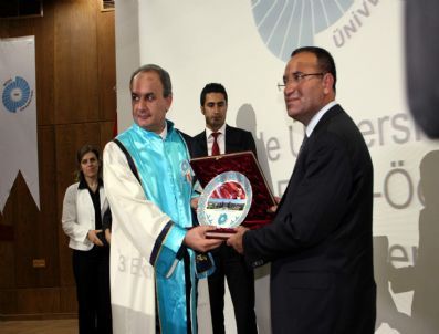 Niğde Üniversitesi 2011-2012 Akademik Yılı Açılışını Gerçekleştirdi