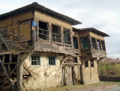 MEHMET ELLIBEŞ - Tarihi Evler Büyükşehir`in Desteği İle Yaşatılıyor