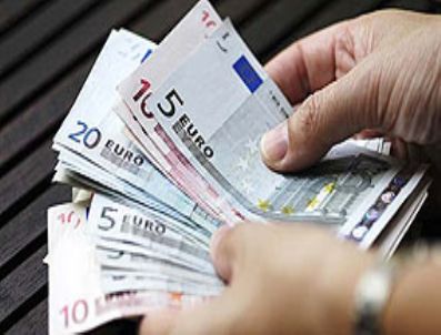 Uluslararası piyasalarda avro-dolar paritesi