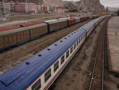 Devlet demiryolları personeli için Van`a 540 yataklı yolcu vagonu gönderildi