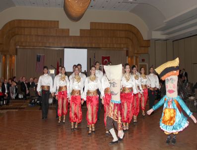 NAMıK TAN - Hoy-tur Ekibi Amerika`da Gösterileriyle Büyüledi