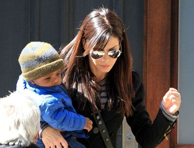 SANDRA BULLOCK - Sandra Bullock oğluna 14 bin dolarlık tablo aldı