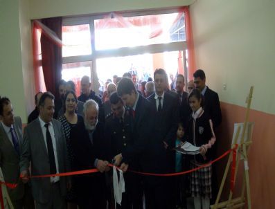 Şarkikaraağaç`da Cumhuriyetin 88. Yılı Resim Heykel Sergisi