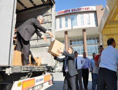 Yüreğir Belediyesi`nden Van`a Bir Tır Dolusu Yardım