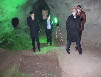 HASAN ÜNVER - Ak Parti Milletvekilleri, Kervansaray`daki Çalışmaları İnceledi