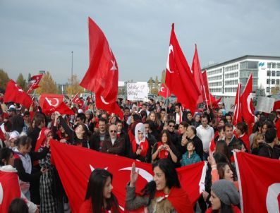Almanya`da Terör Karşıtı Eylem