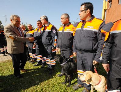 İZMIRSPOR - Başkan Kocaoğlu`dan Aks Ekibine Ziyaret