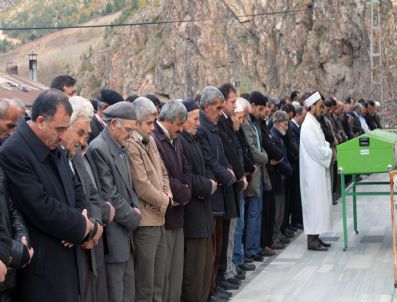 SELAMI BOSTAN - Emekli Lise Müdürü Son Yolculuğuna Uğurlandı