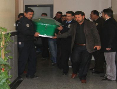 Gaziantep`te Bir Baba Kızını Öldürdü